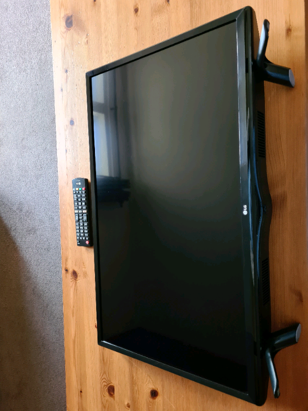 LG 18 inch Smart TV. | in Harehills 